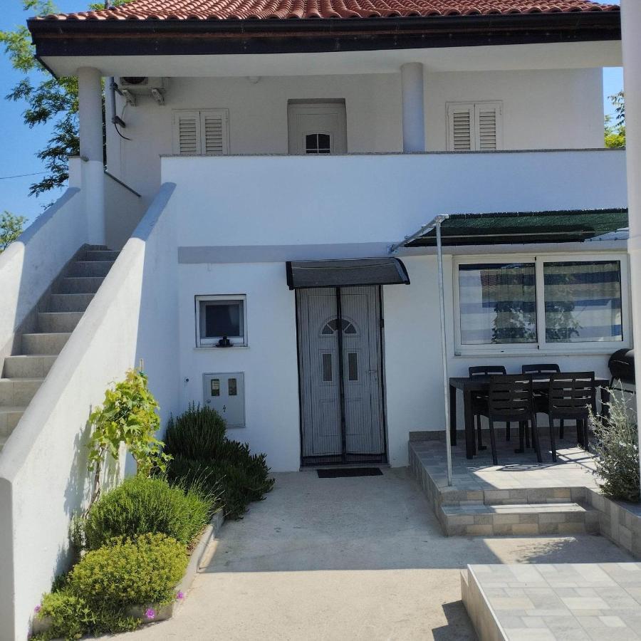 Sound Of The Sea Apartment Vrsi Exterior photo